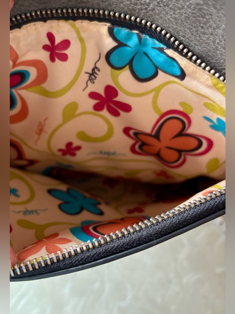 Espe Vegan Leather Crossbody Bag - Picture 4 of 7